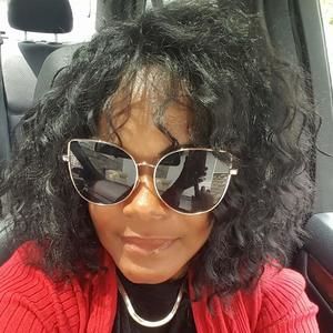 Meet your Posher, Karlynn